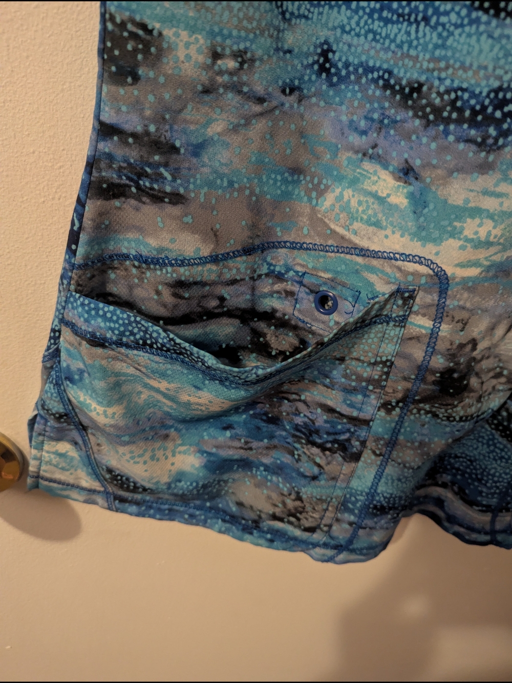 Women’s Blue Abstract Scrub Top - Picture 3 of 6